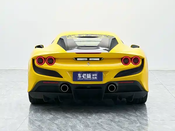 Ferrari F8 2021