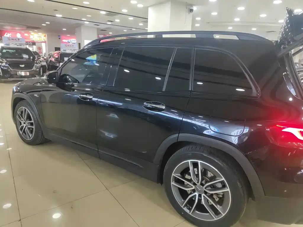 Mercedes-Benz GLB AMG 2022 — фото 4