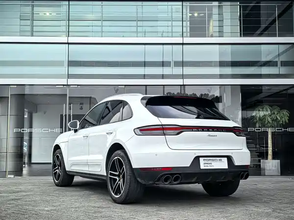 Porsche Macan 2021