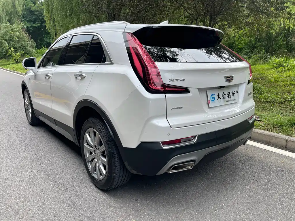 Cadillac XT4 2019 — фото 12