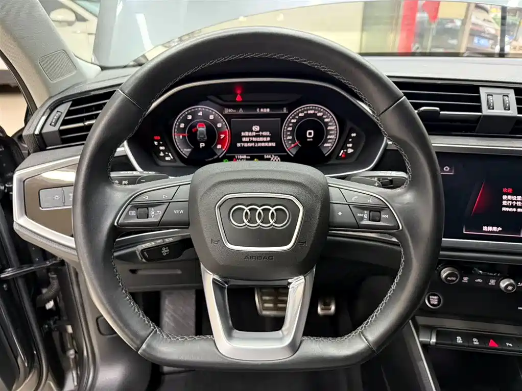Audi Q3 2023 — фото 11