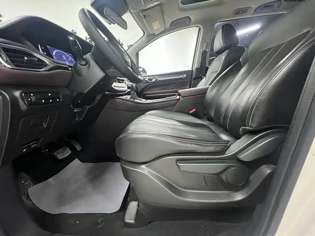 GAC Motor Trumpchi M6 2021 — фото 12