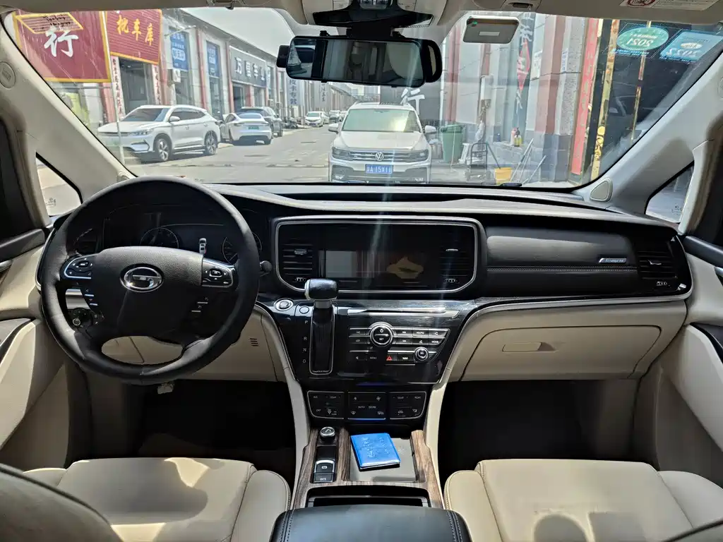 GAC Motor Trumpchi M8 2018 — фото 9