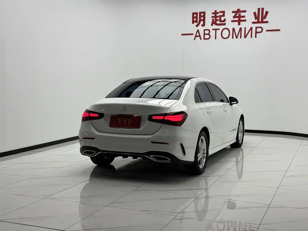 Mercedes-Benz A-Class 2024 — фото 9