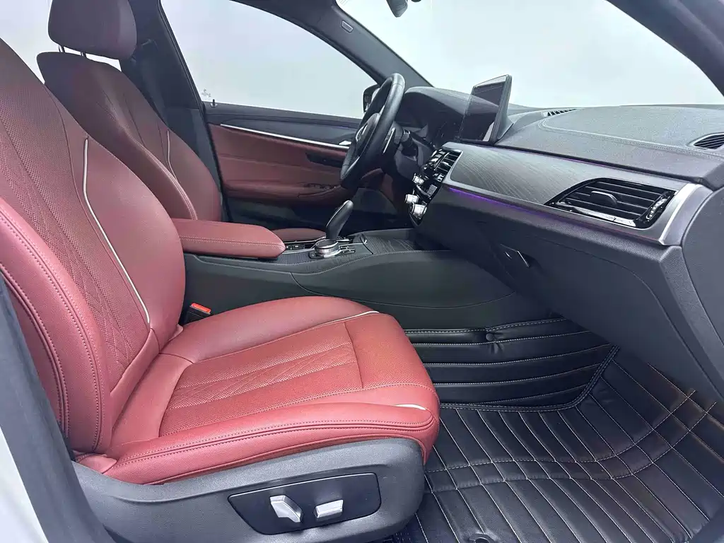 BMW 5 Series 2021 — фото 17