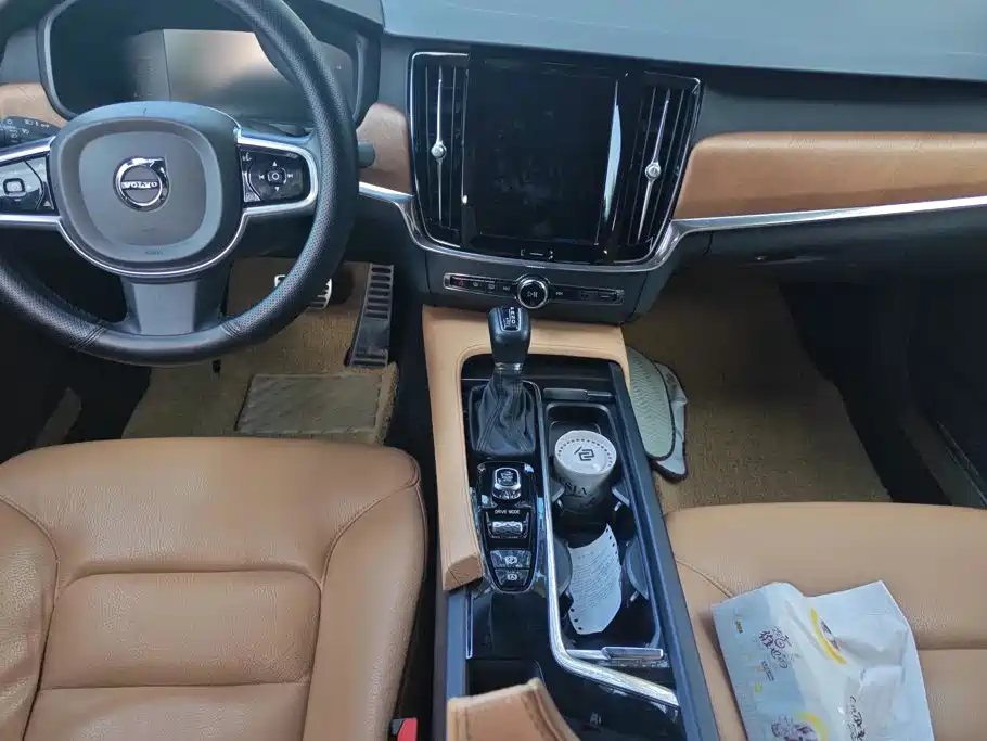 Volvo S90 2017 — фото 16