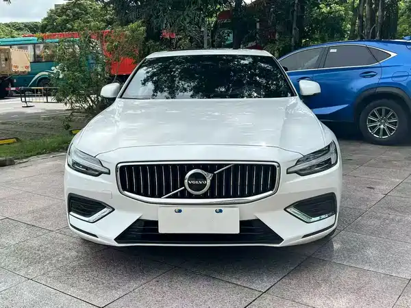 Volvo S60 2024