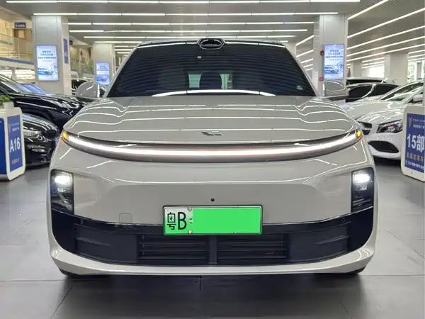 Li Auto L6 2024