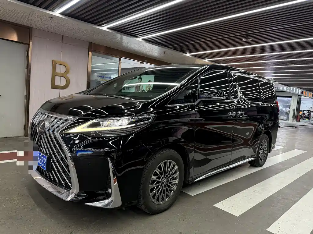 Lexus LM 2021