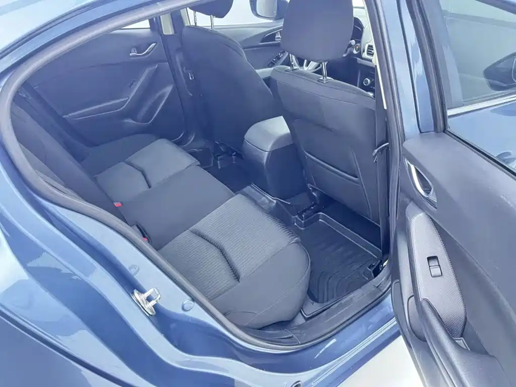 Mazda 3 Axela 2015 — фото 16