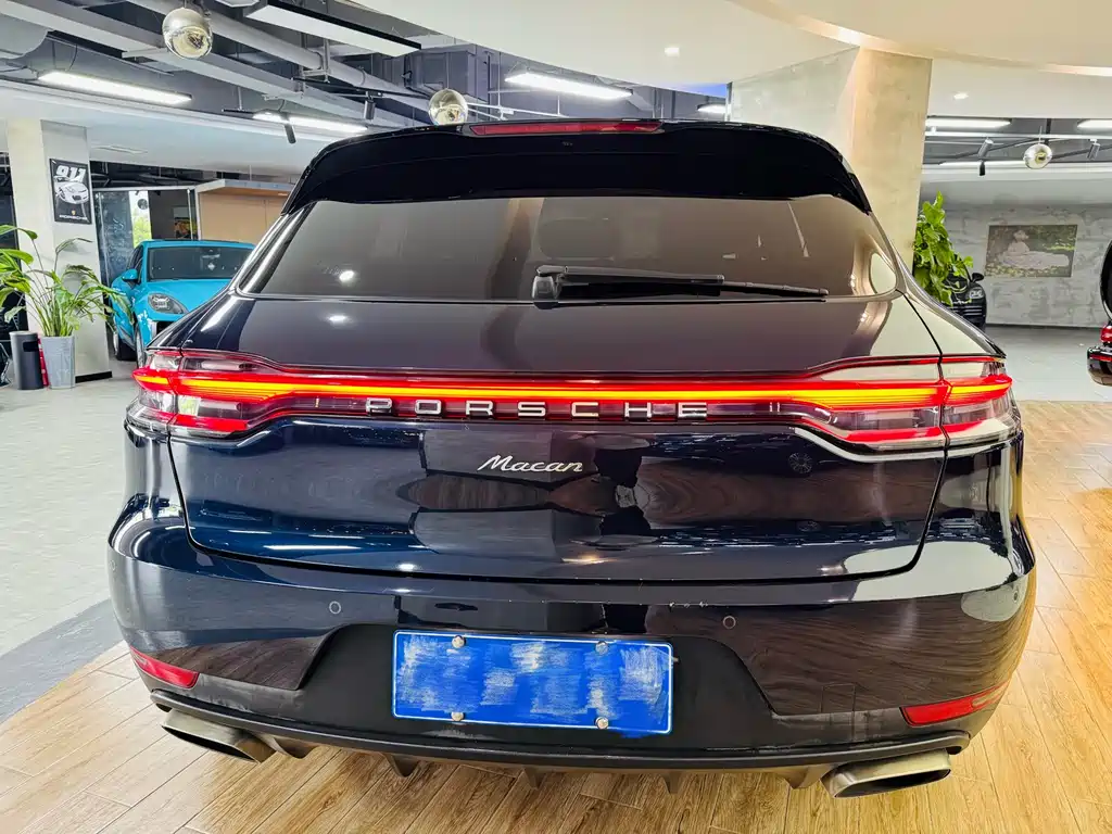 Porsche Macan 2021