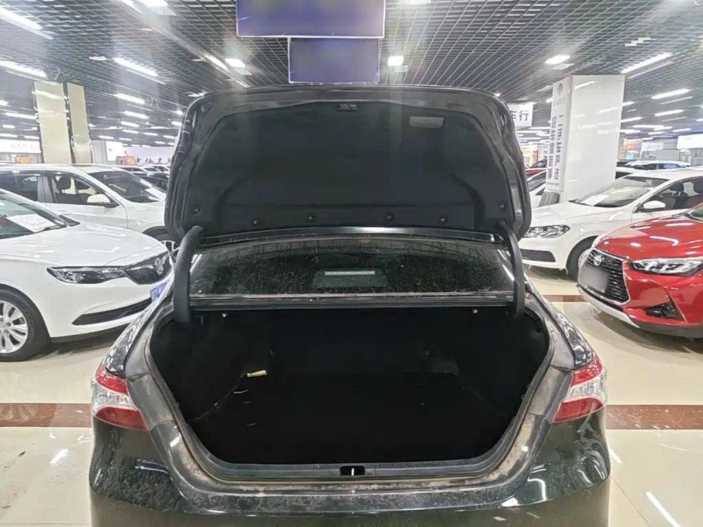 Toyota Camry 2023 — фото 19