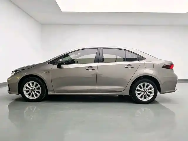 Toyota Corolla 2021 — фото 17