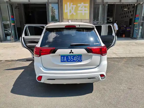 Mitsubishi Outlander 2022