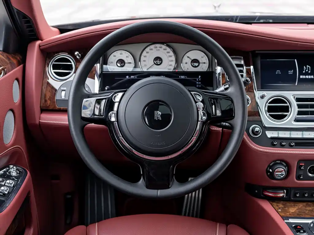 Rolls-Royce Ghost 2019 — фото 13