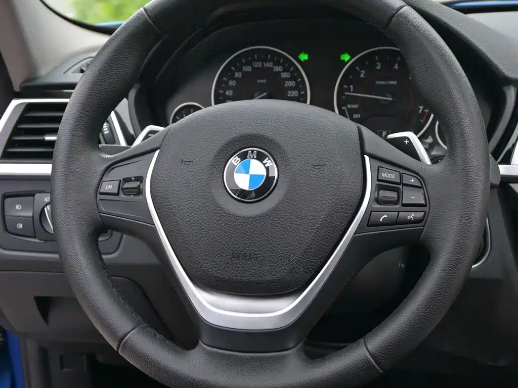 BMW 3 Series 2017 — фото 10