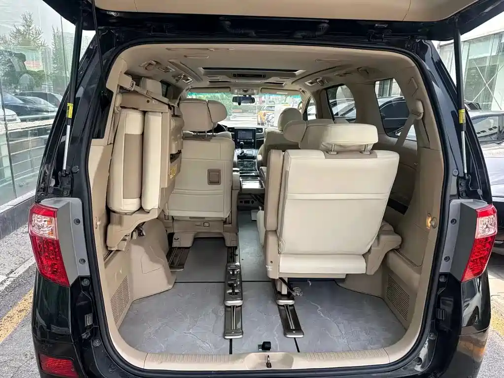 Toyota Alphard 2014 — фото 13
