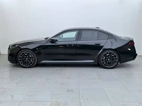 BMW M5 New Energy 2025
