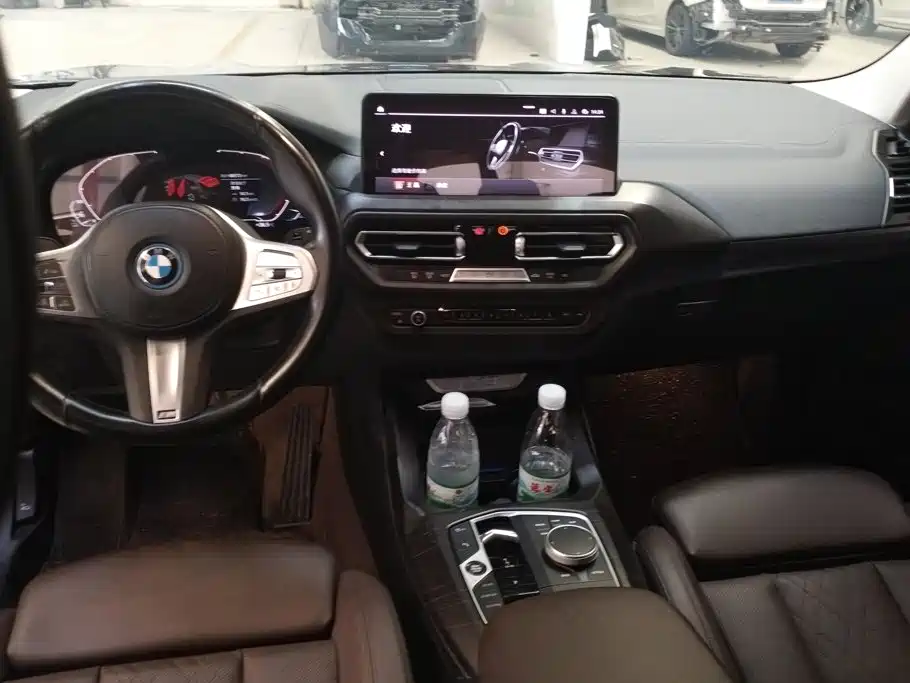 BMW iX3 2023 — фото 11