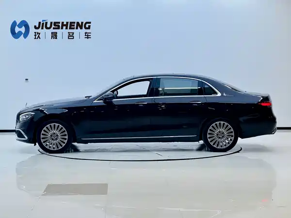 Mercedes-Benz E-Class 2023