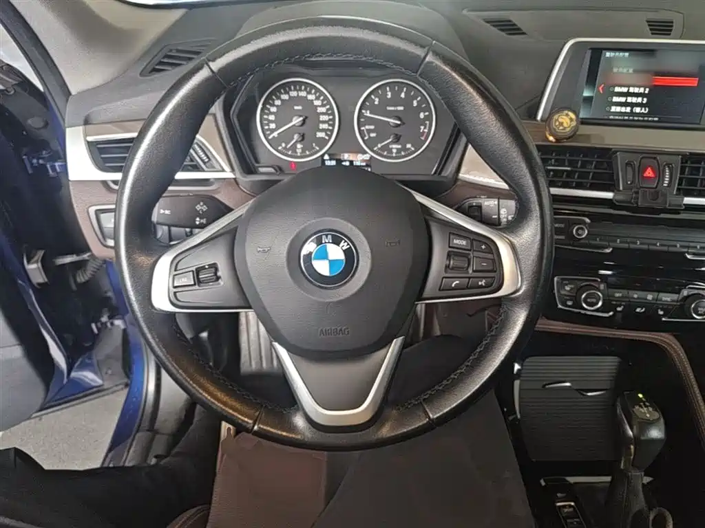 BMW X1 2018 — фото 11