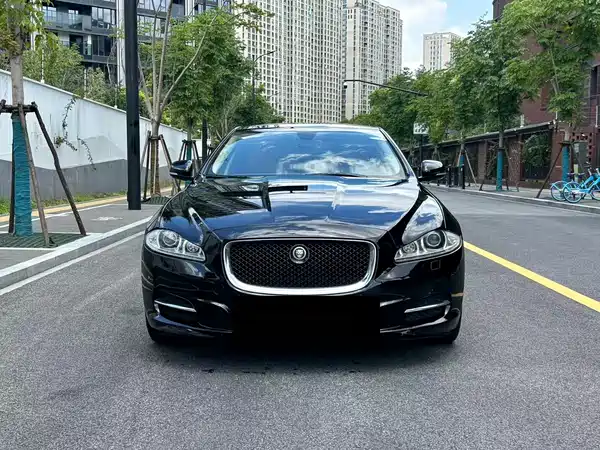 Jaguar XJ 2012