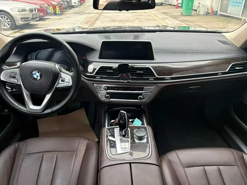BMW 7 Series 2016 — фото 4