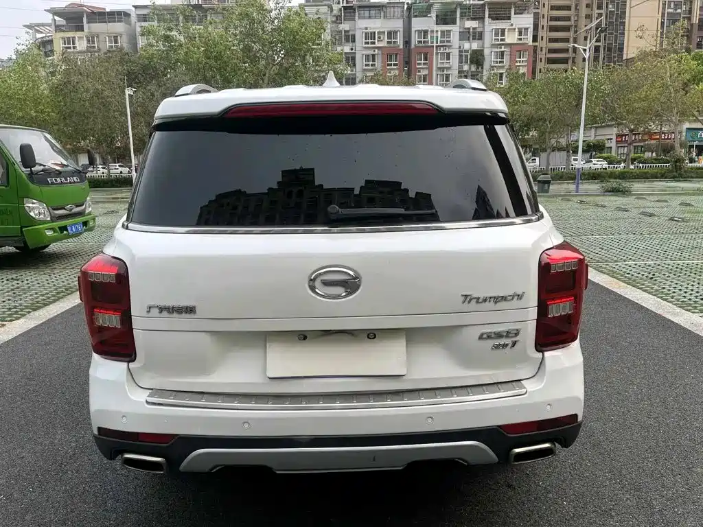 GAC Trumpchi GS8 2017 — фото 8