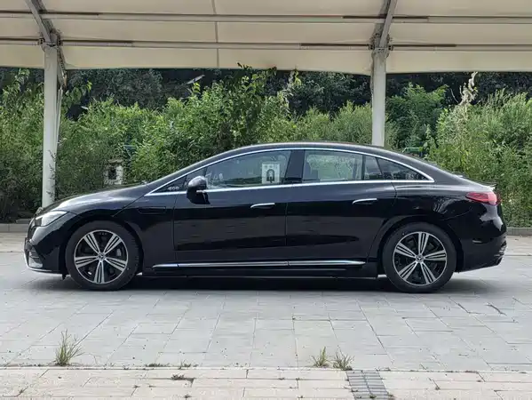 Mercedes-Benz EQE 2025