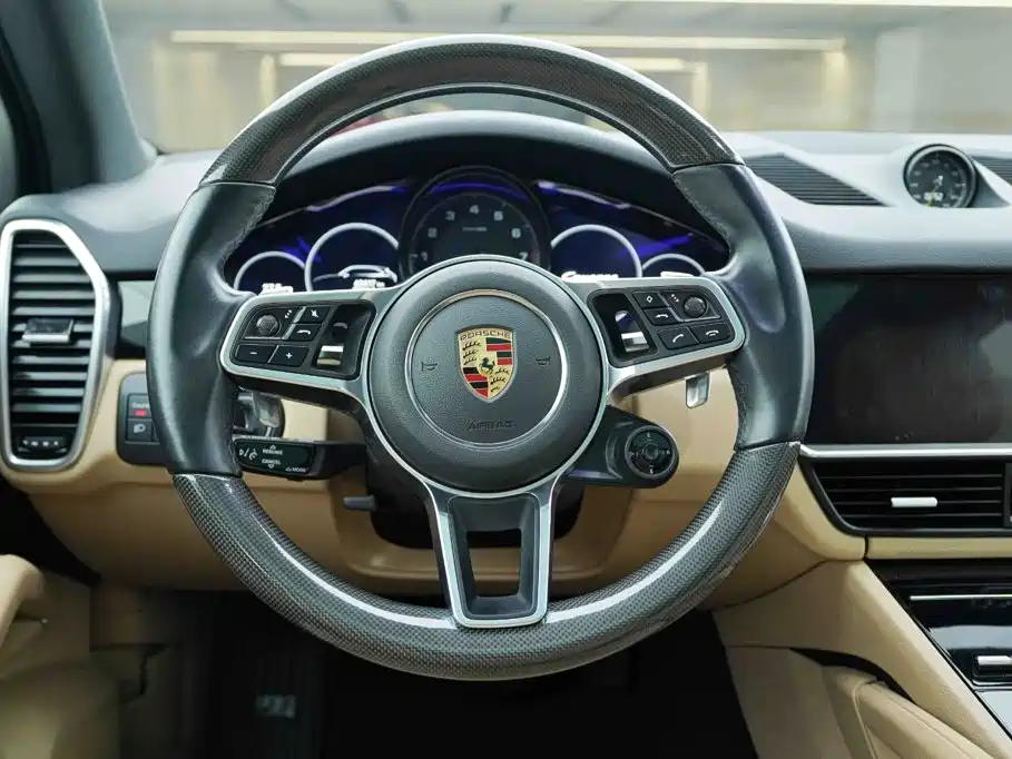 Porsche Cayenne New Energy 2023 — фото 18