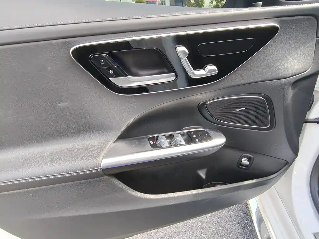 Mercedes-Benz C-Class 2023 — фото 10