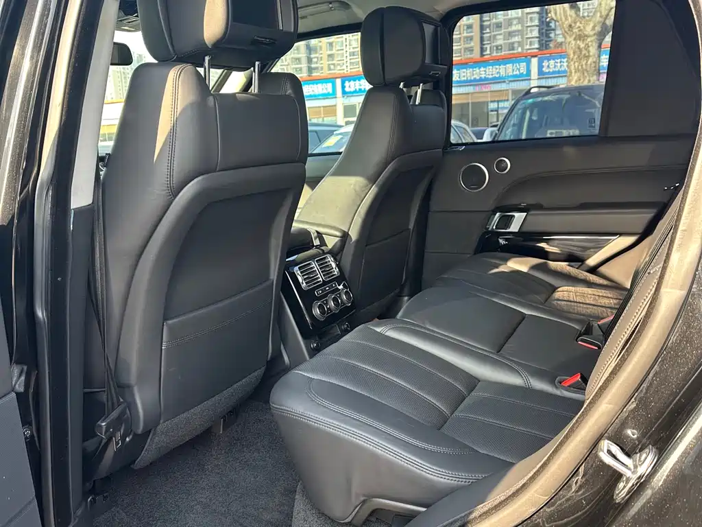Land Rover Range Rover 2020 — фото 11