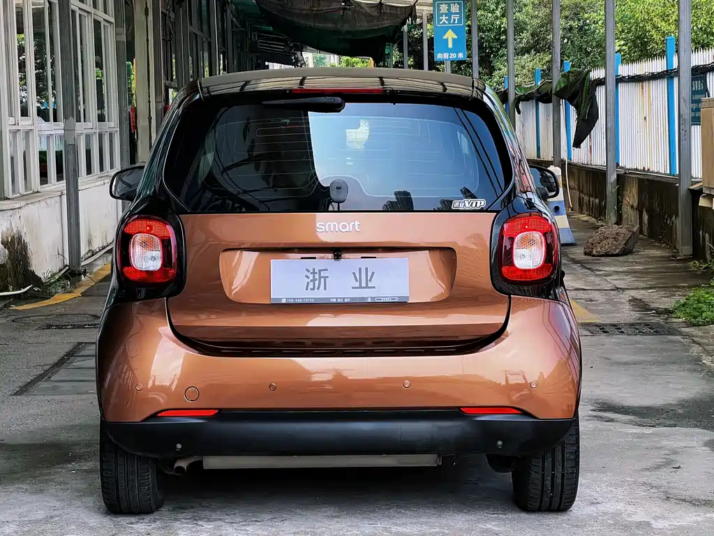 smart Fortwo 2016 — фото 14