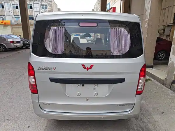 Wuling Rongguang V 2016
