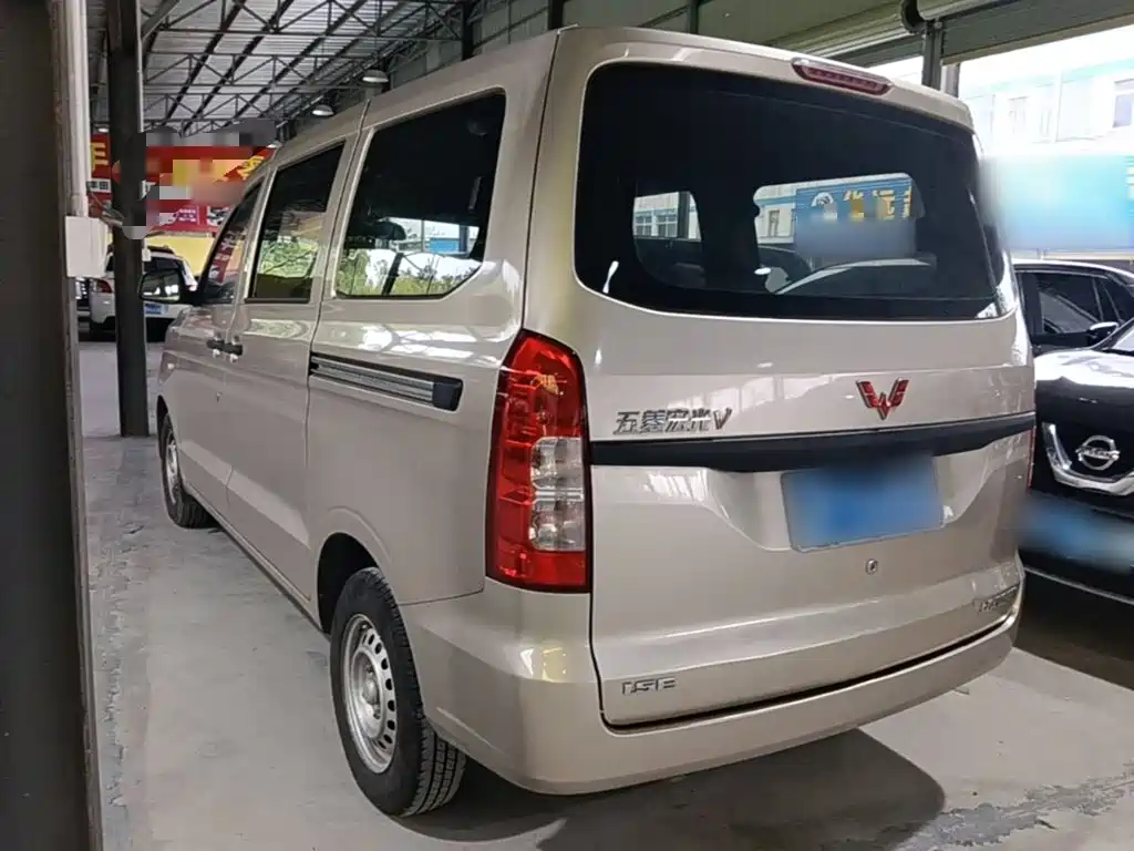 Wuling Hongguang V 2021