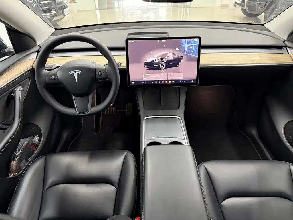 Tesla Model Y 2023 — фото 8
