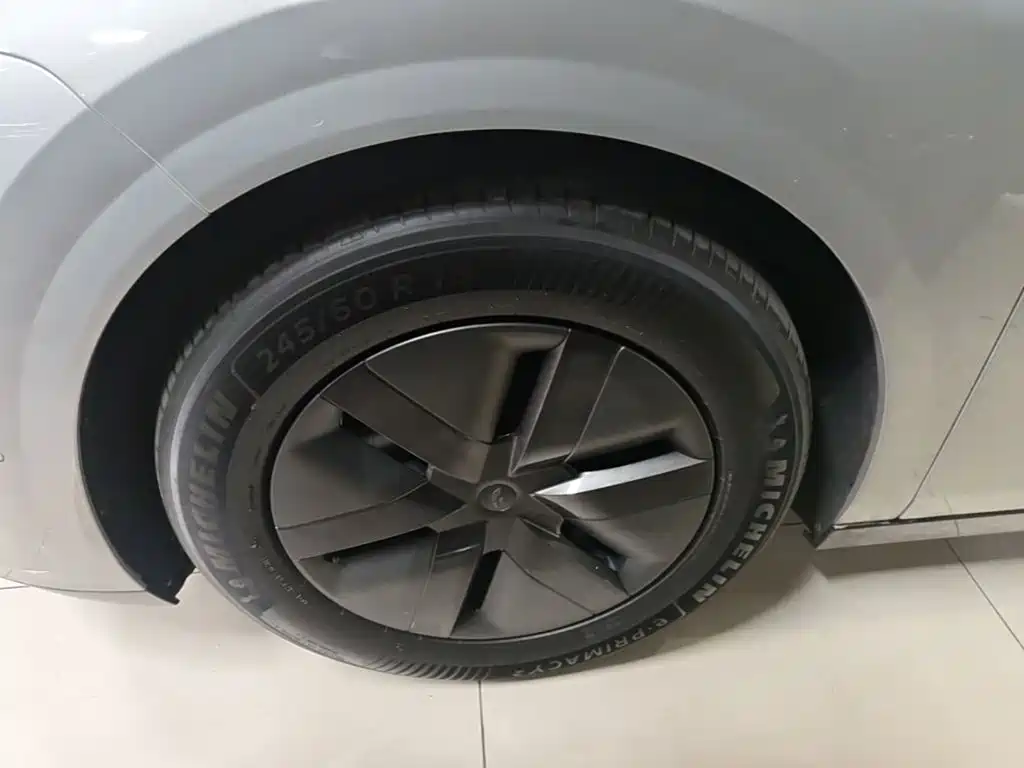 Li Auto MEGA 2024 — фото 23