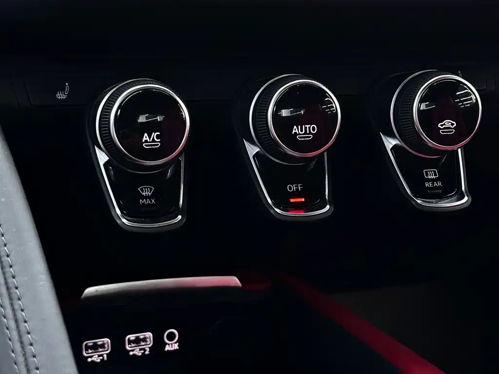 Audi R8 2021 — фото 25