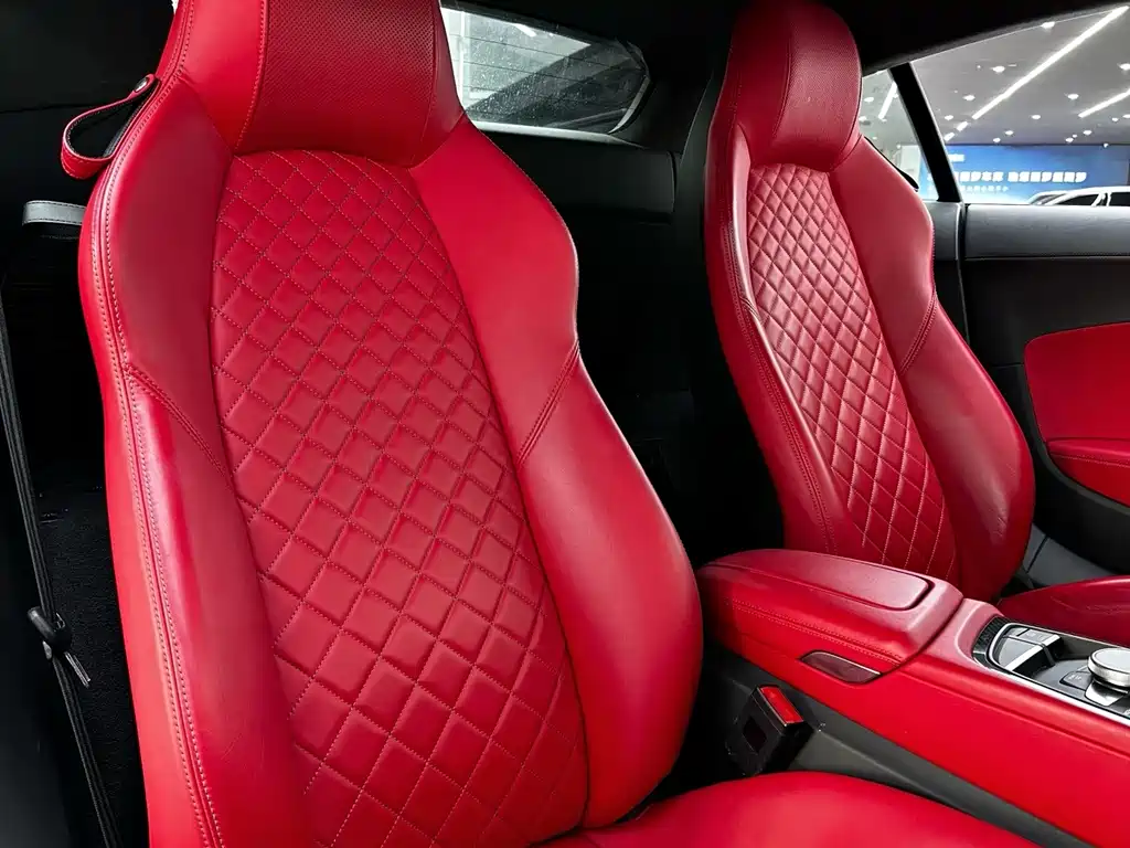Audi R8 2021 — фото 14
