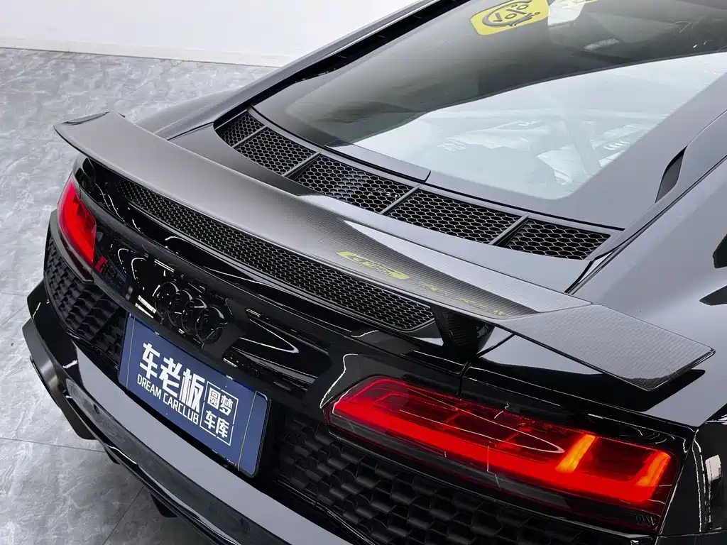 Audi R8 2021 — фото 28