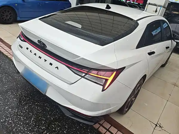 Hyundai Elantra 2023