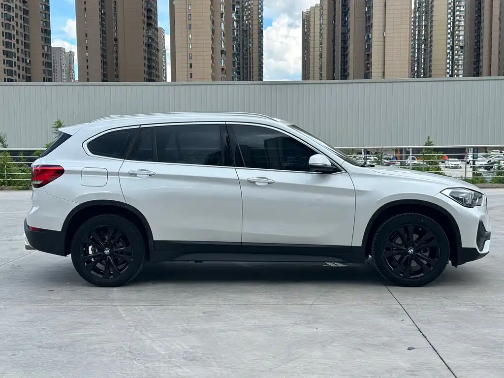 BMW X1 2021 — фото 8