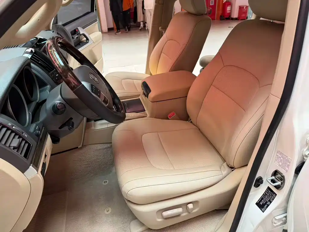 Toyota Land Cruiser 2015 — фото 16