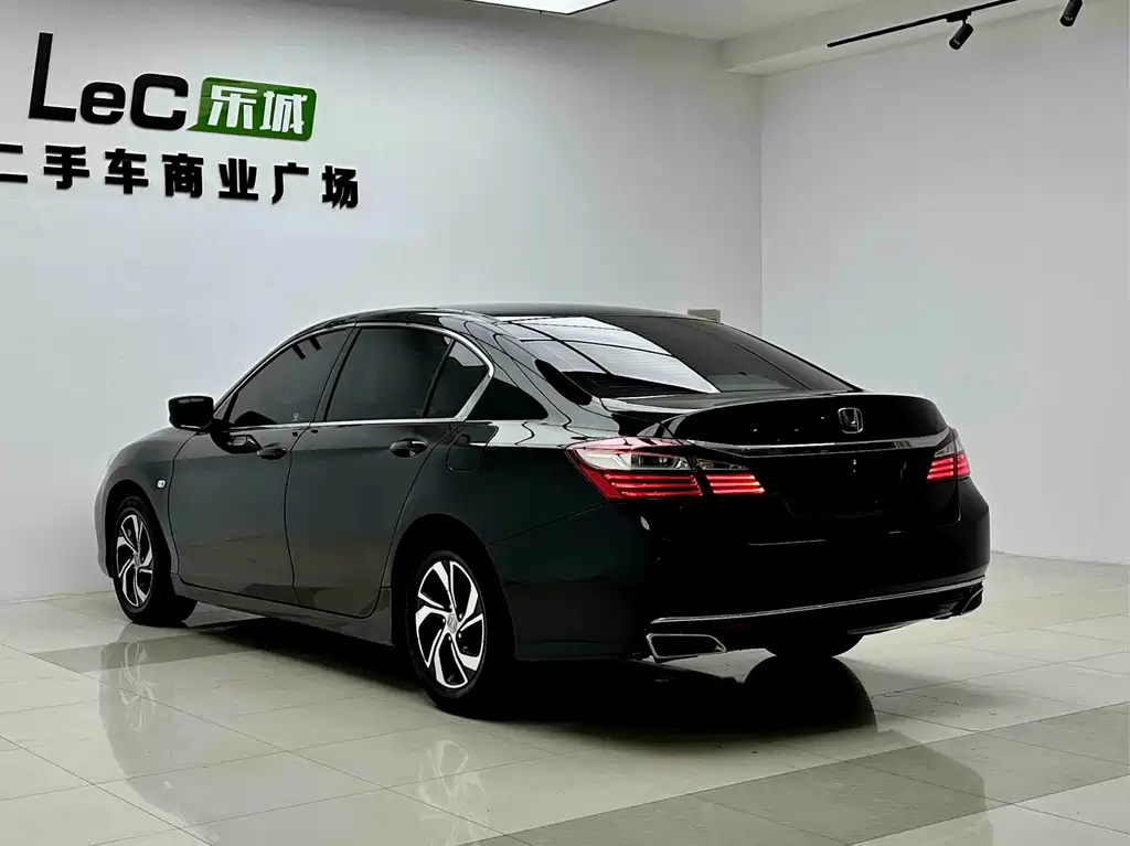 Honda Accord 2017 — фото 4