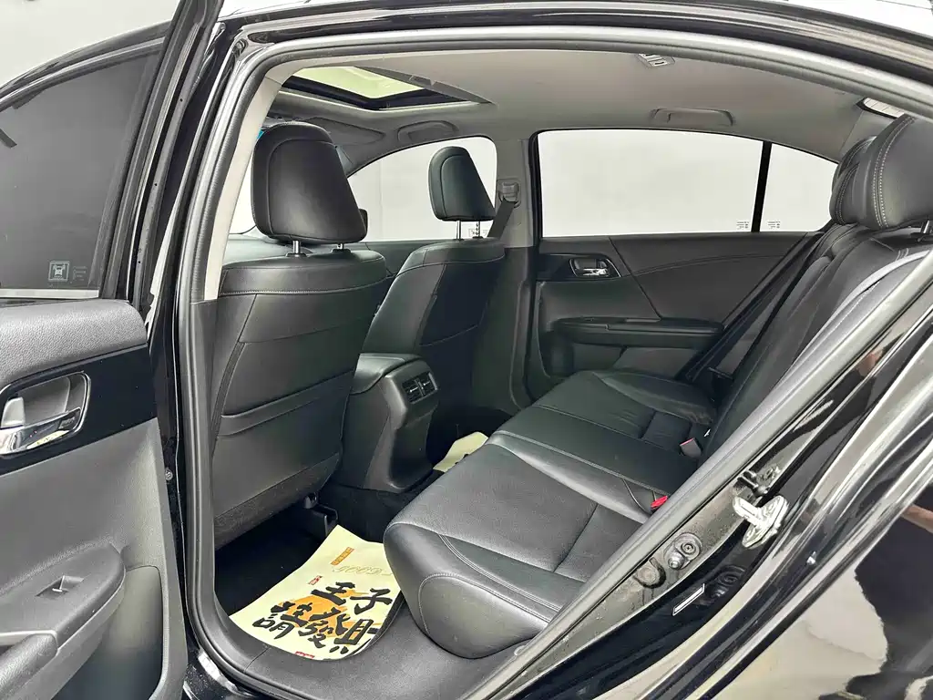 Honda Accord 2017 — фото 12