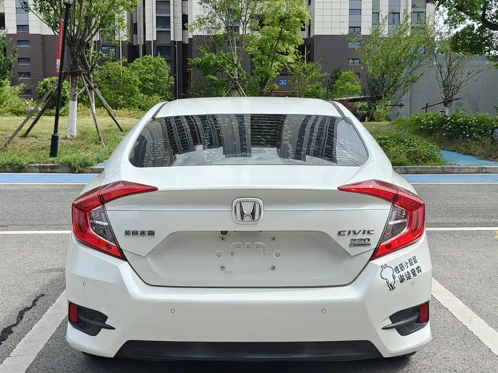 Honda Civic 2018 — фото 4