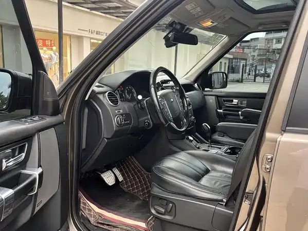 Land Rover Discovery 2012
