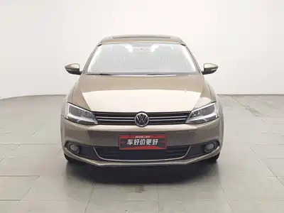 Volkswagen Sagitar 2015