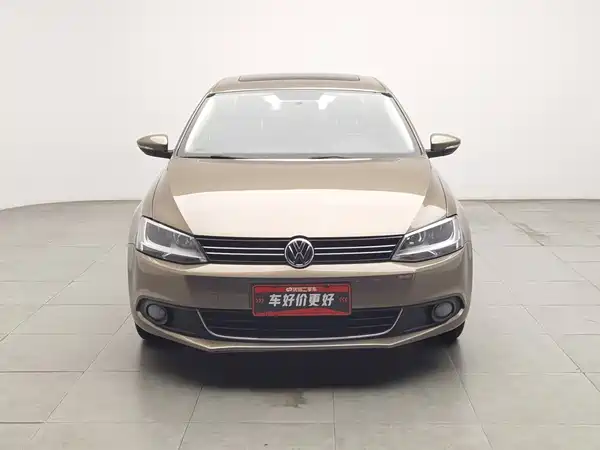 Volkswagen Sagitar 2015