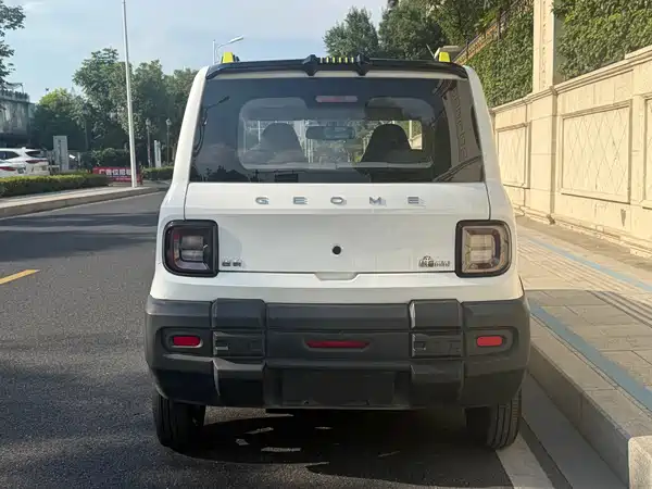 Geely Galaxy Panda 2023